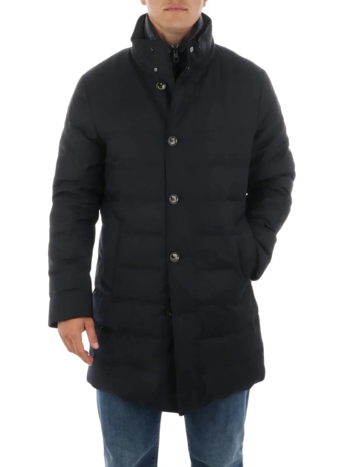 Giubbotto uomo imbottito blu, chiusura con bottoni, look elegante e casual.