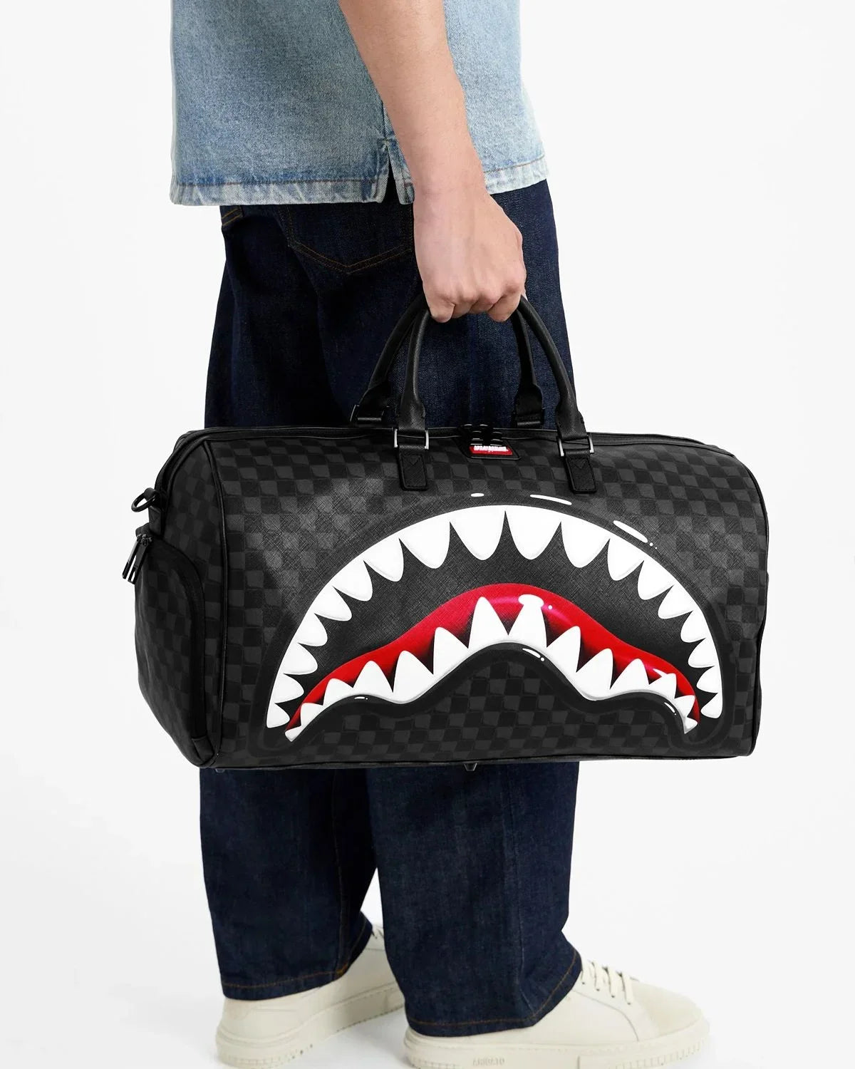 Borsone da uomo nero con stampa a bocca di squalo, motivo a quadri, look casual moderno