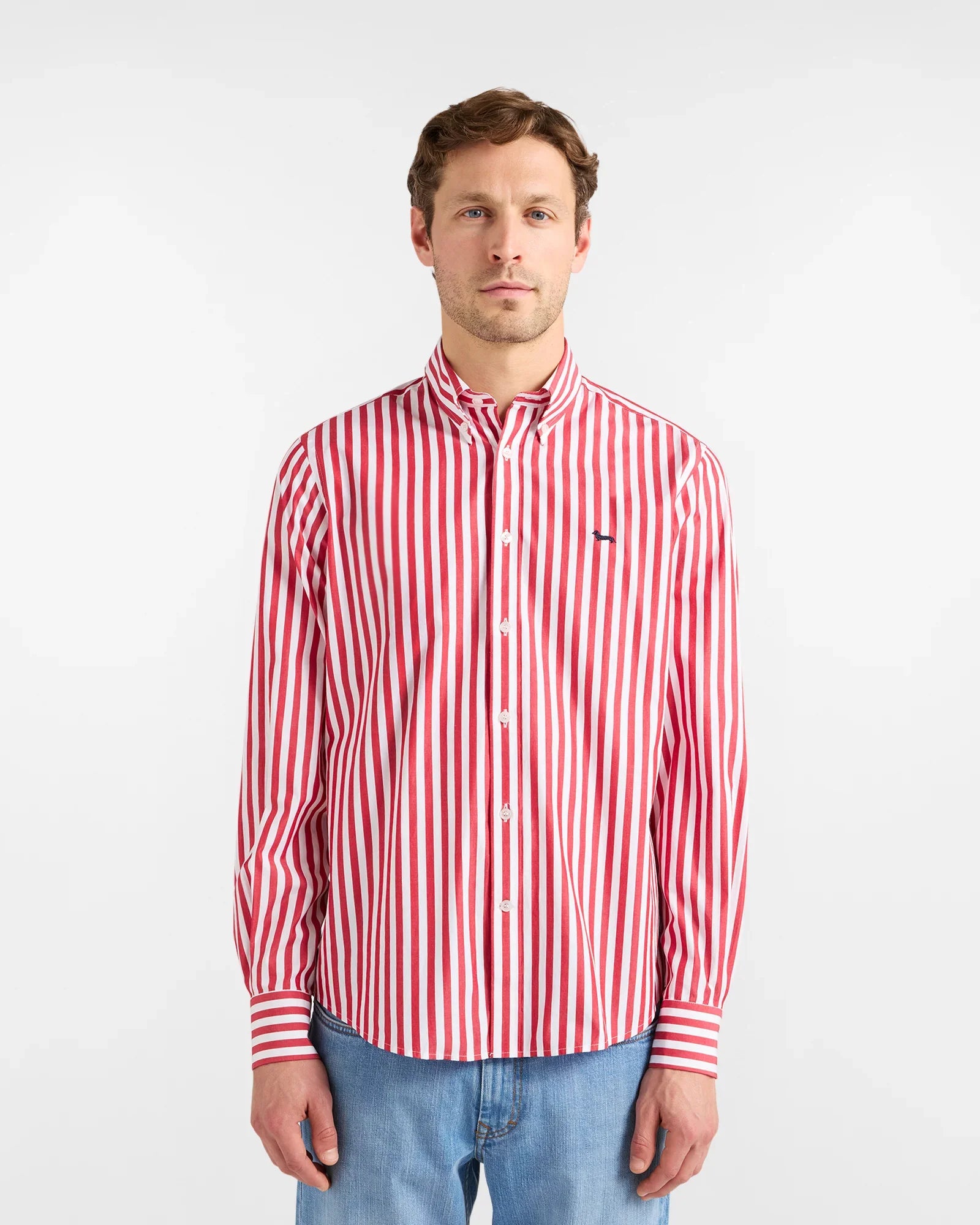 Camicia uomo a righe rosse e bianche, manica lunga, bottoni, look casual elegante