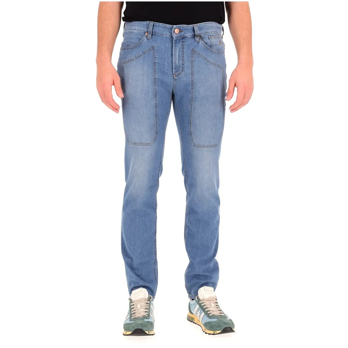 Jeans uomo slim fit denim chiaro con tasche frontali, stile casual moderno