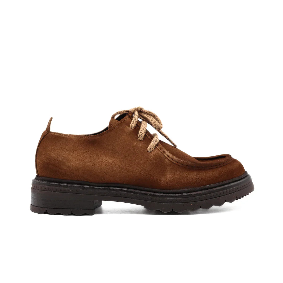 Scarpa uomo in camoscio marrone con suola spessa, stile casual elegante