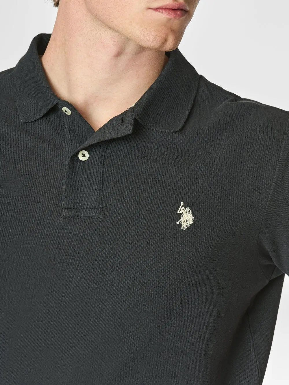 Polo uomo nera a manica corta con logo ricamato sul petto, stile casual elegante