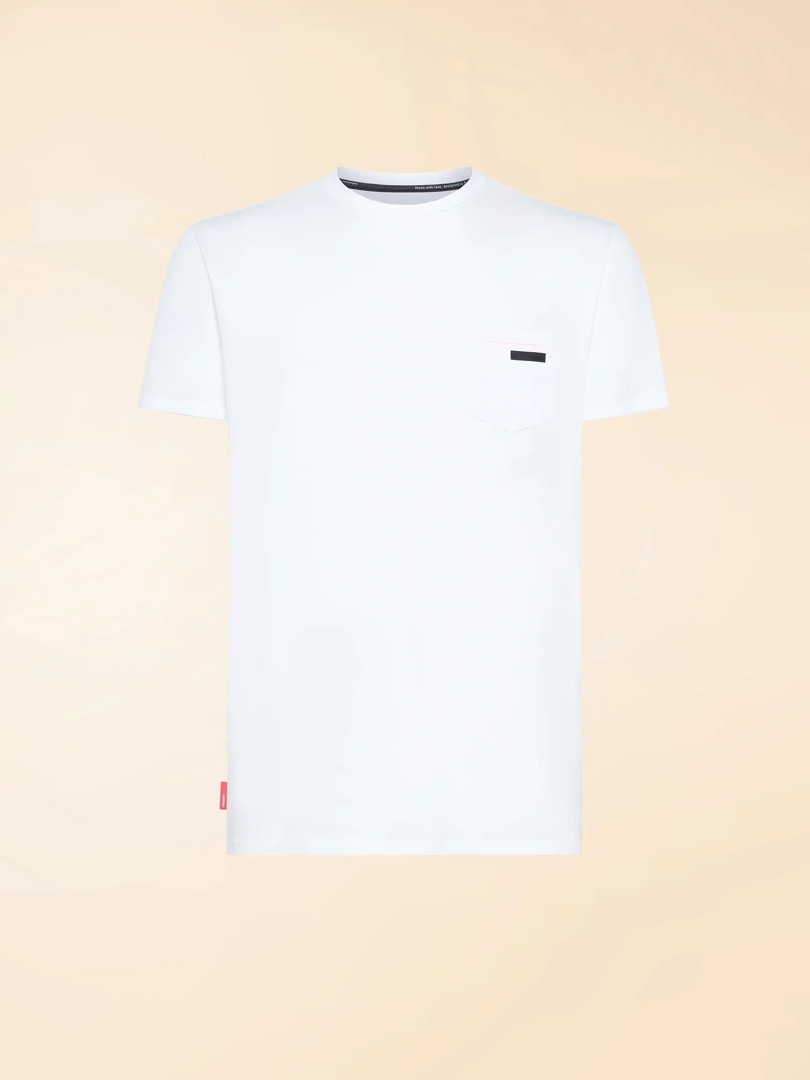 T-shirt uomo bianca a manica corta con taschino e dettaglio nero, moda abbigliamento uomo.