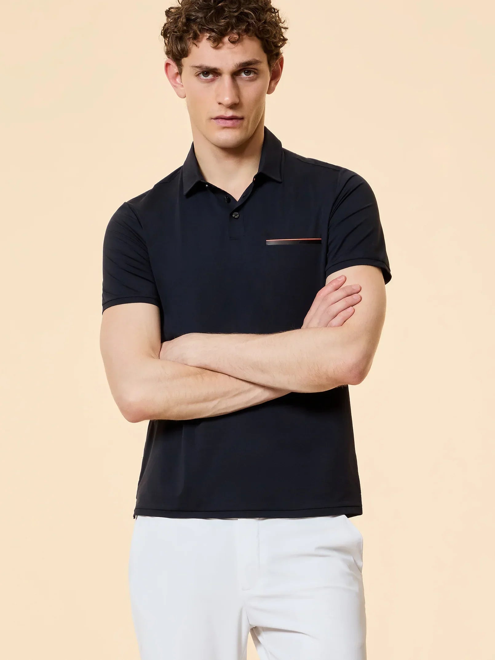 Polo uomo blu scuro con dettaglio taschino, abbigliamento moda uomo elegante