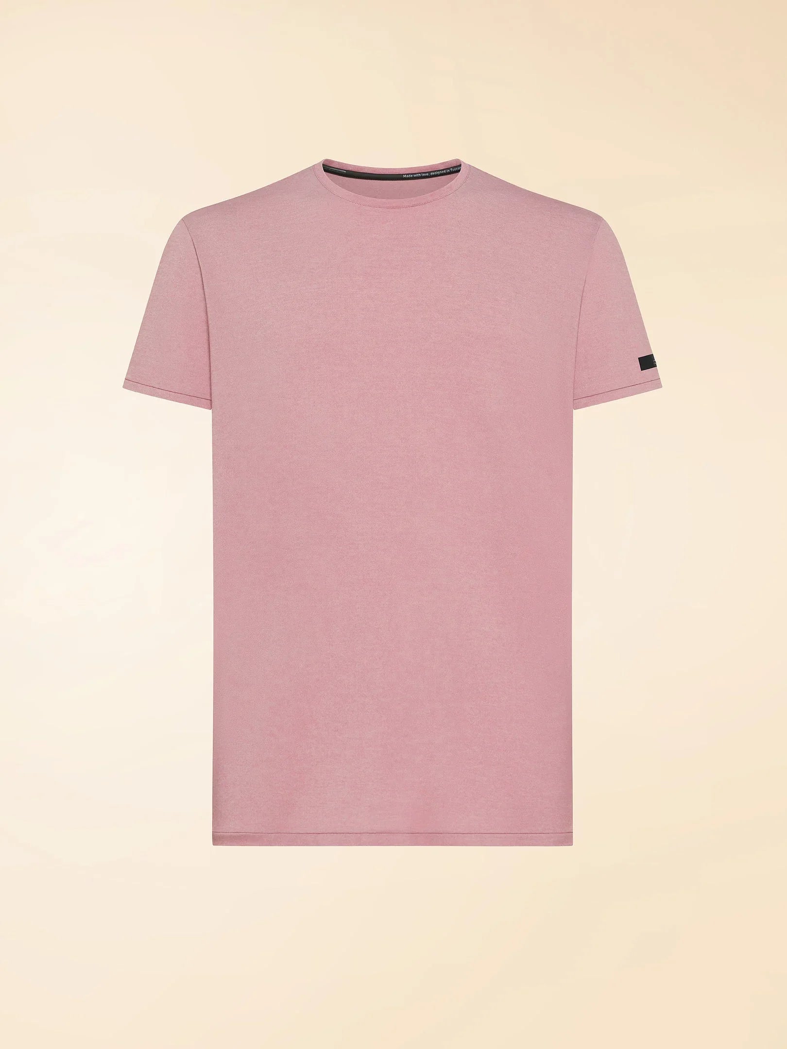 T-shirt uomo rosa a manica corta in cotone, modello semplice su sfondo neutro.