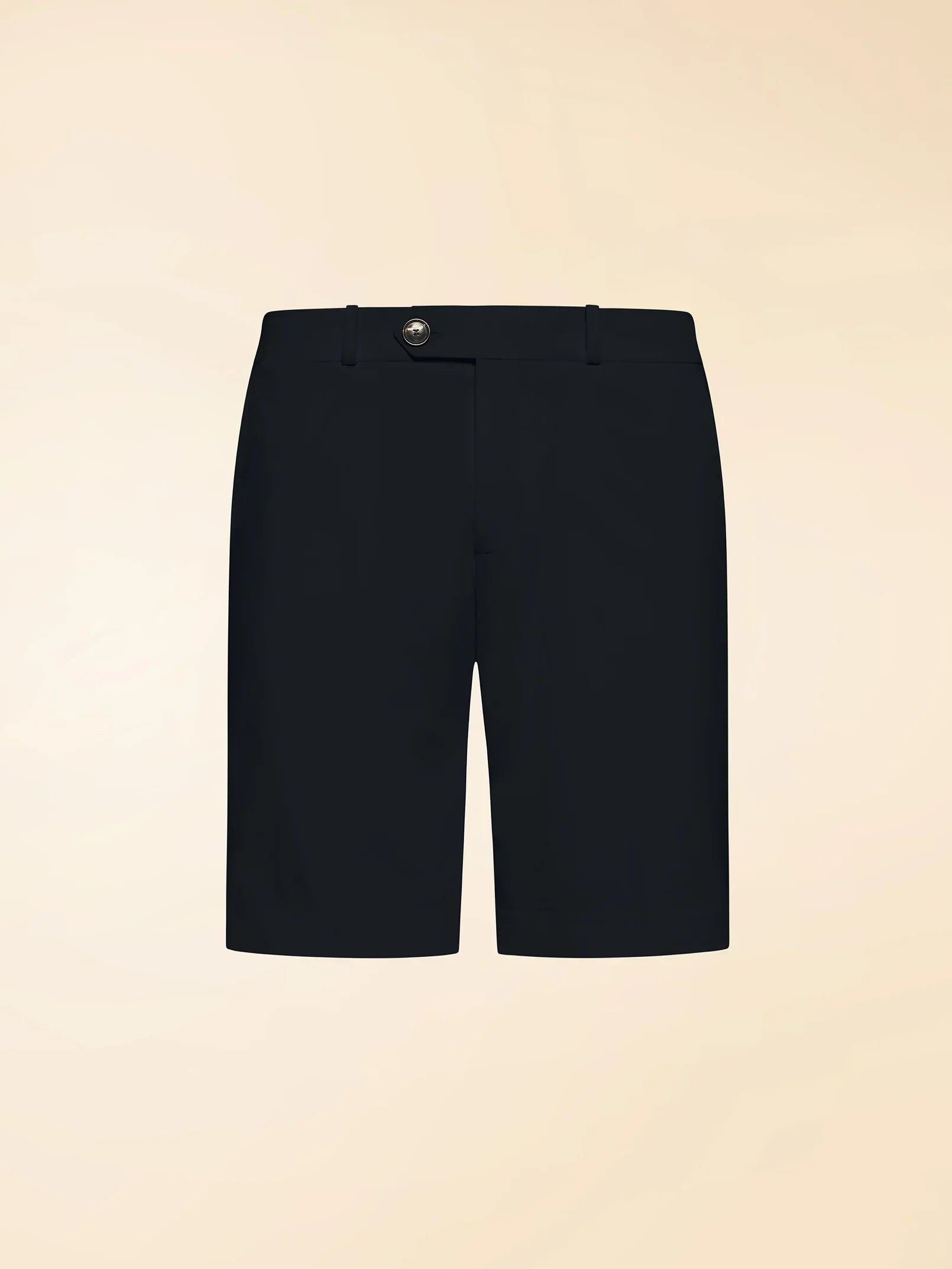 Bermuda uomo nero elegante con passanti per cintura, stile minimal estivo