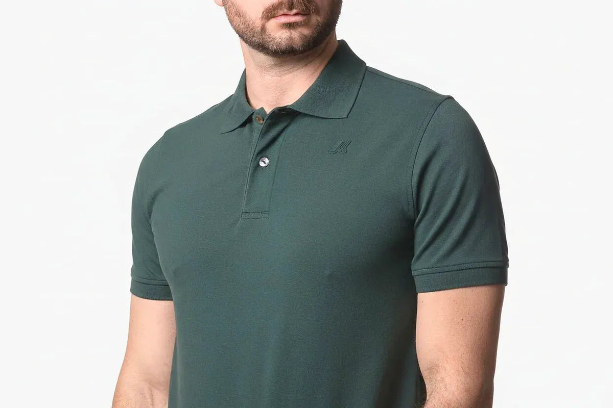 Polo uomo verde manica corta, stile casual elegante, moda abbigliamento uomo