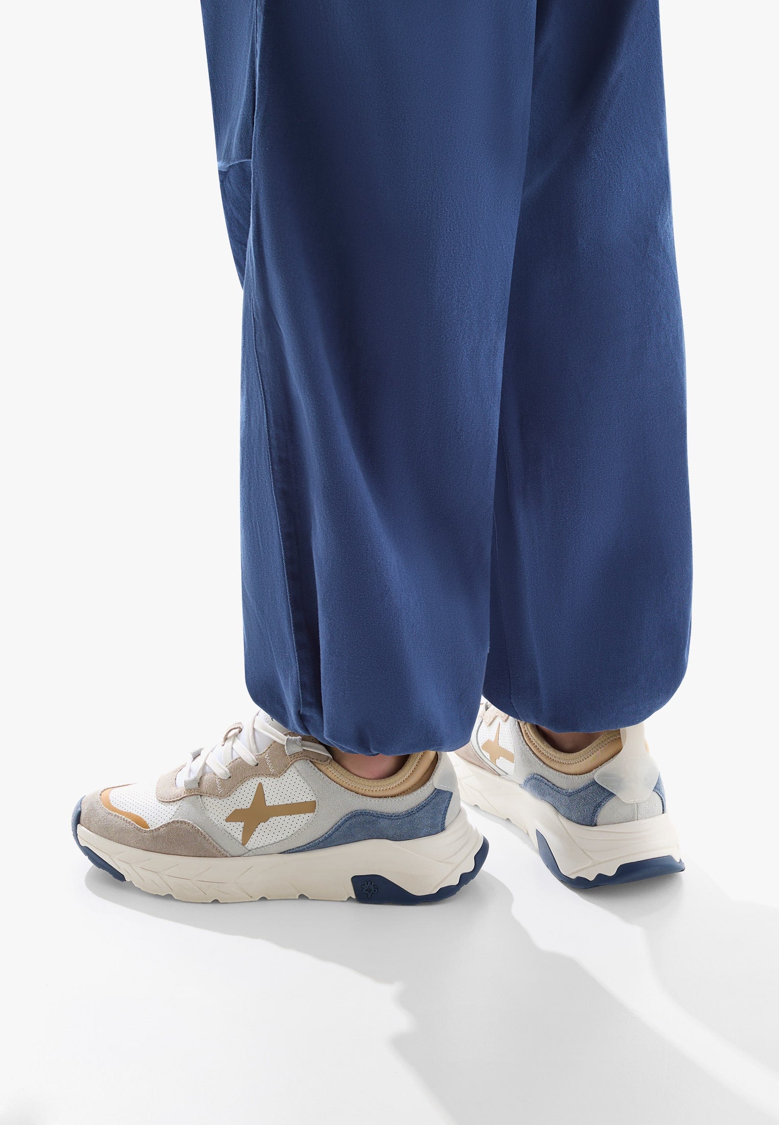 W6YZ NEXT-M 1E05 BEIGE-WHITE-ZUCCA