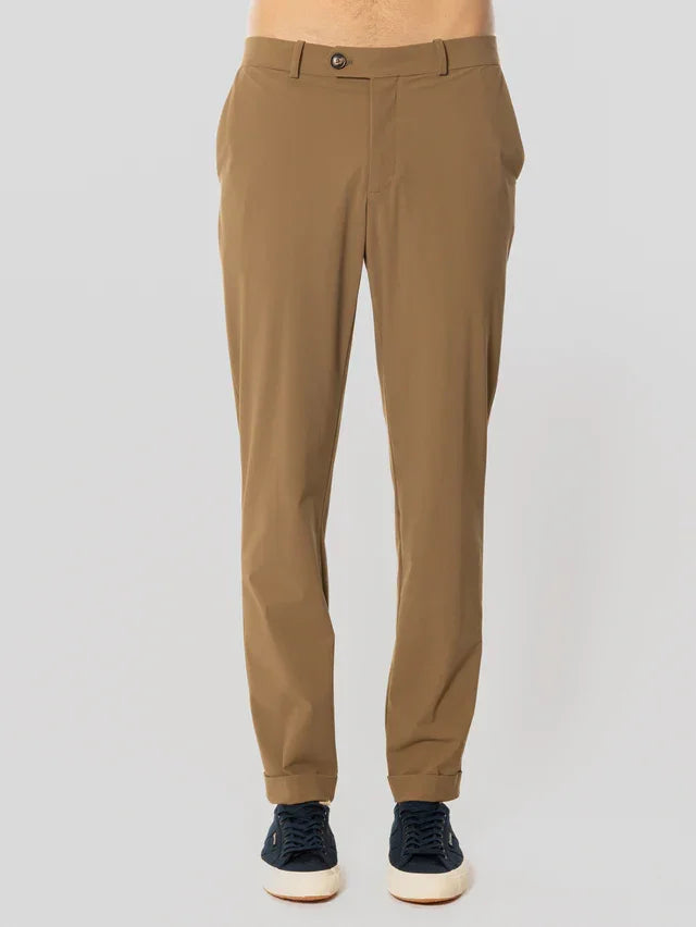 Pantaloni uomo beige eleganti slim fit, abbigliamento casual, stile Made in Italy
