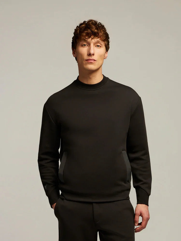 Maglione uomo nero a girocollo con tasche, abbigliamento casual elegante