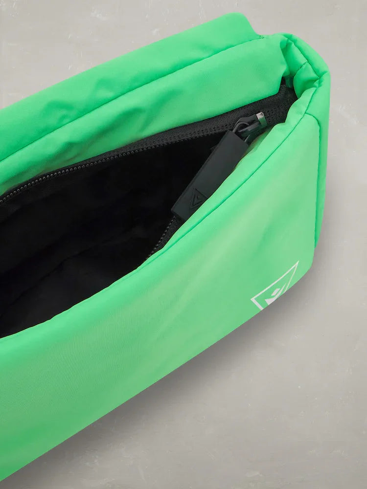 Borsello unisex verde fluo in tessuto, zip nera e interno capiente, moda accessori