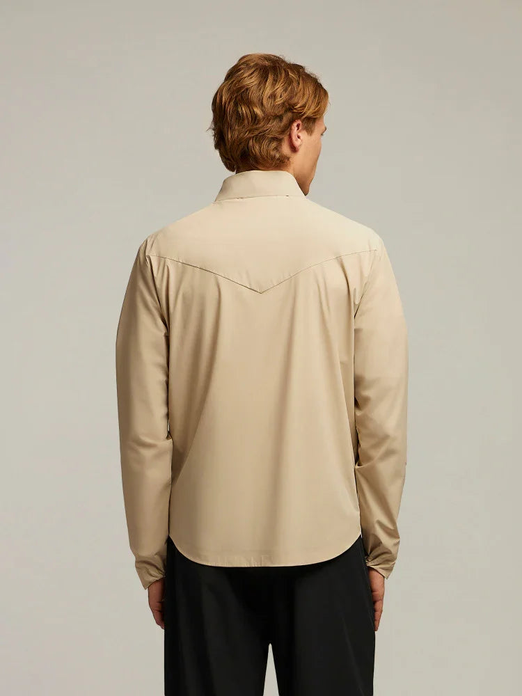 Camicia uomo beige maniche lunghe vista retro, abbigliamento elegante Made in Italy