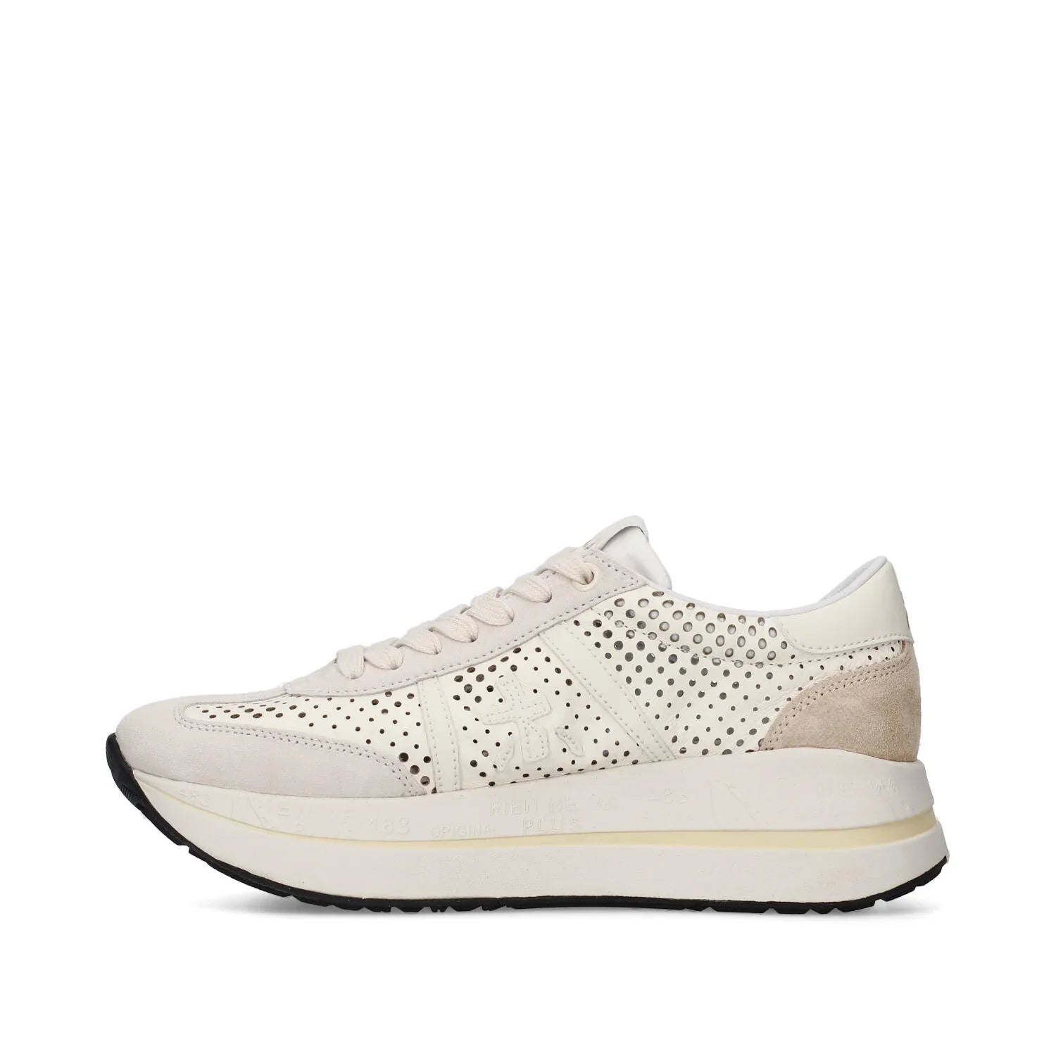 Sneaker uomo bianca traforata in pelle con suola alta e dettagli beige, stile casual elegante