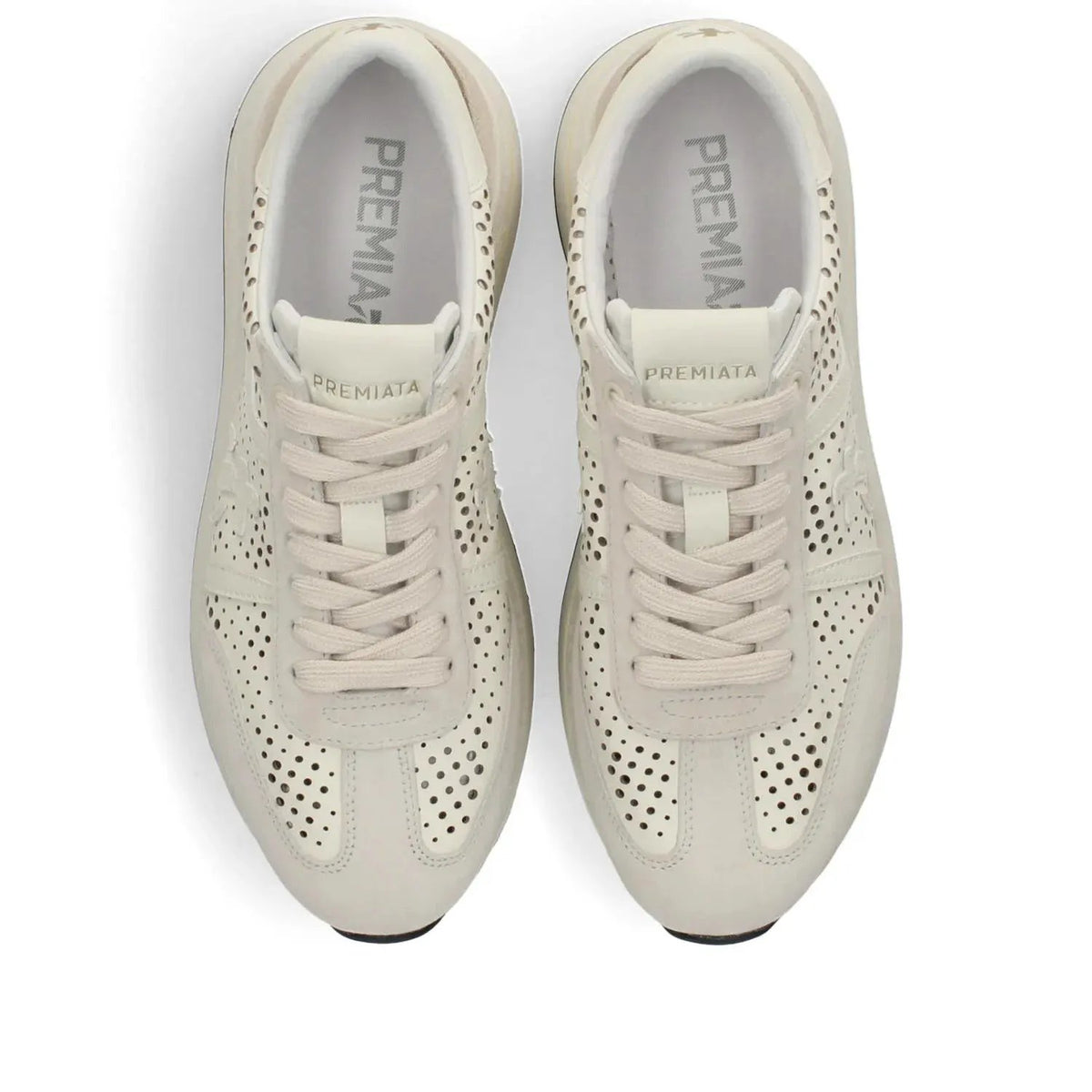 Sneakers uomo beige traforate in pelle con logo, vista dall'alto, marca Premiata.