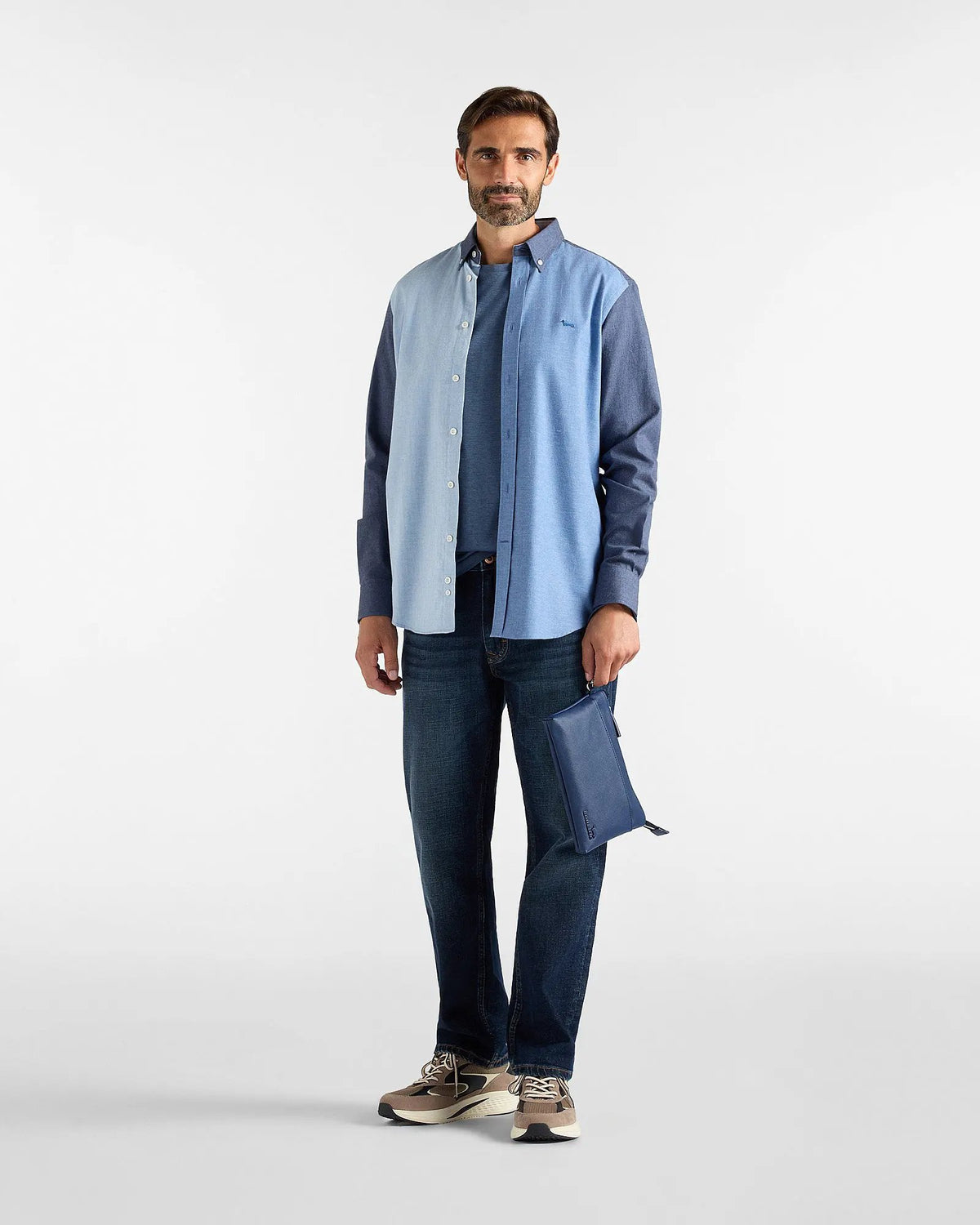 Harmont & Blaine Camicia Piazzetta in flanella tonale Sky - Dettaglio ricamo Bassotto