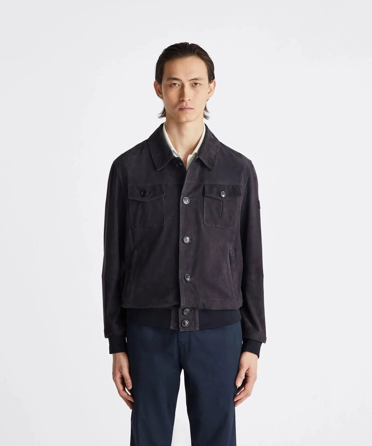 Giacca uomo in suede blu scuro con tasche frontali, stile casual elegante