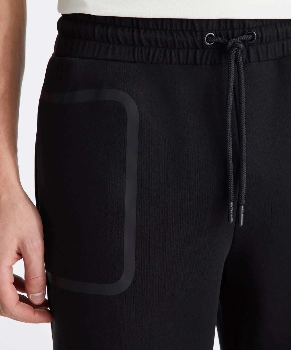 pantaloni jogger neri da uomo con coulisse e dettaglio tasca laterale, stile casual