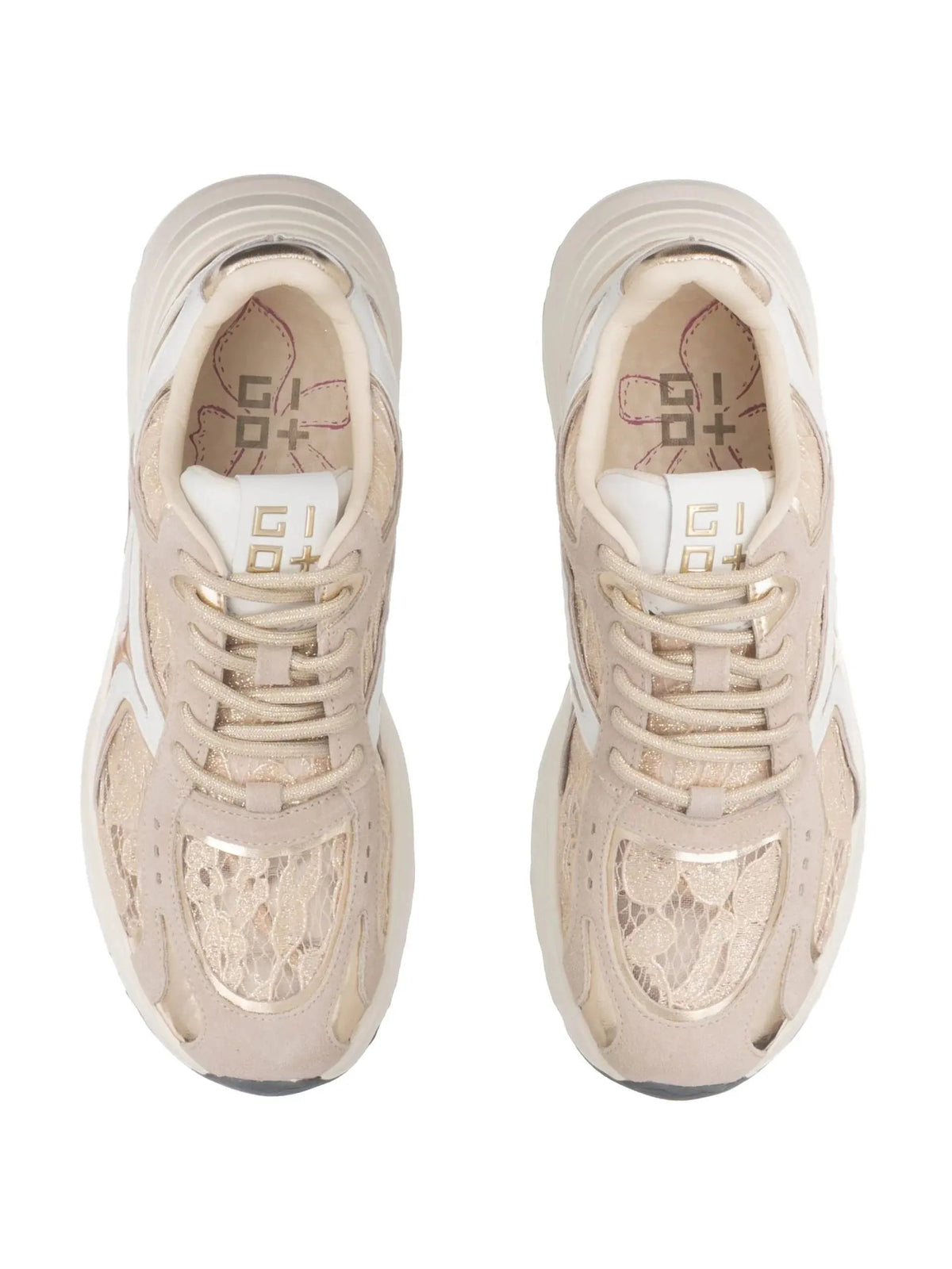 Sneakers beige da donna con inserti in pizzo e suola chunky, vista dall'alto