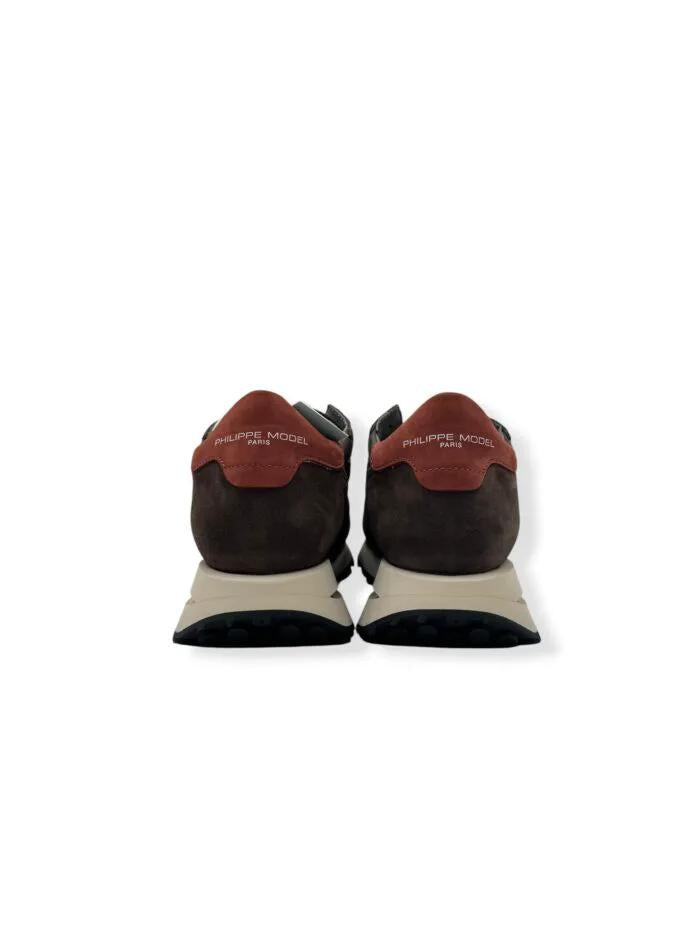 Sneakers Uomo Philippe Model Tropez Haute Marrone Mattone TKLU N002 - Dettaglio posteriore scudetto e talloncino