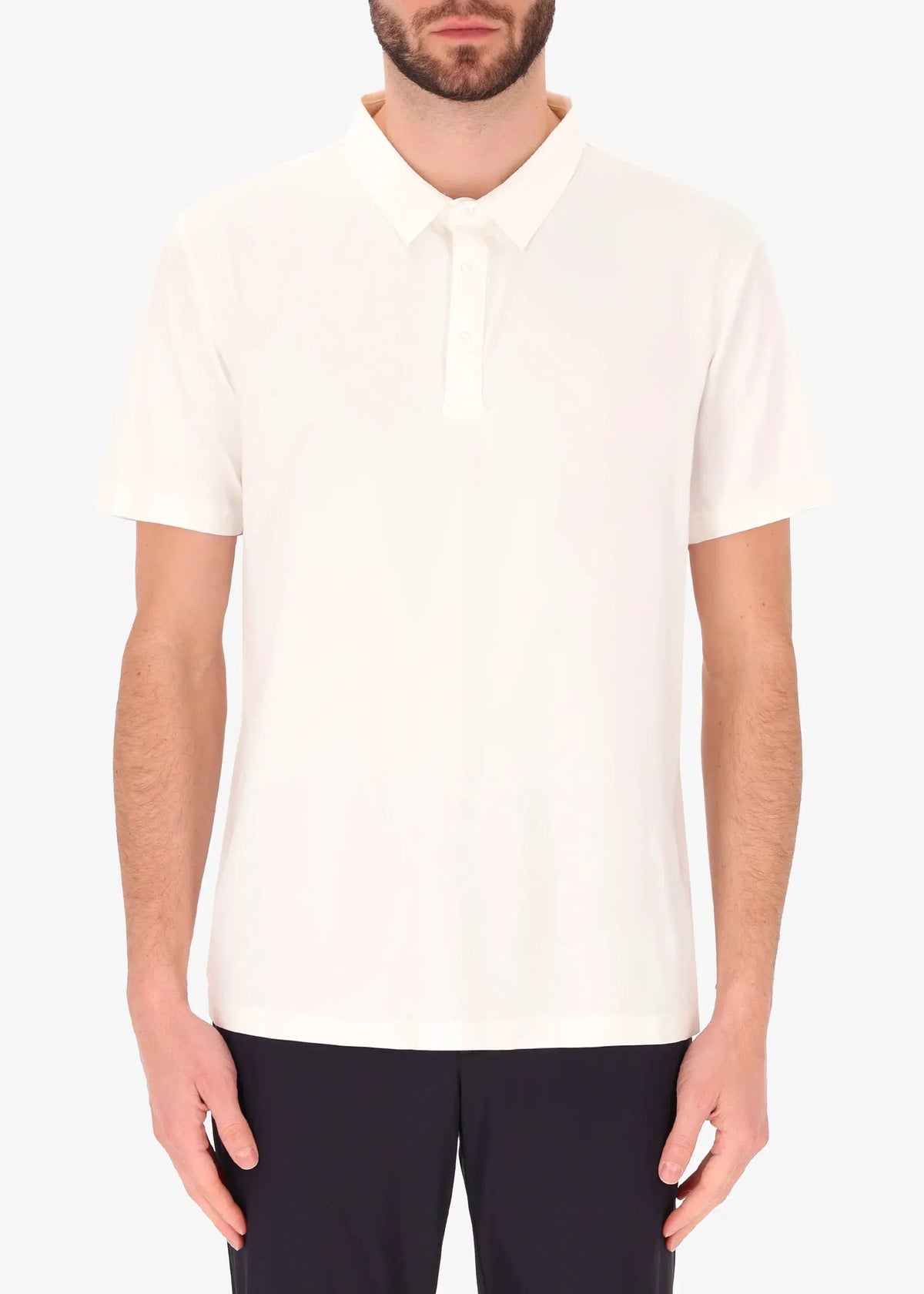 Polo uomo bianca manica corta in cotone, stile casual elegante, fronte su sfondo neutro