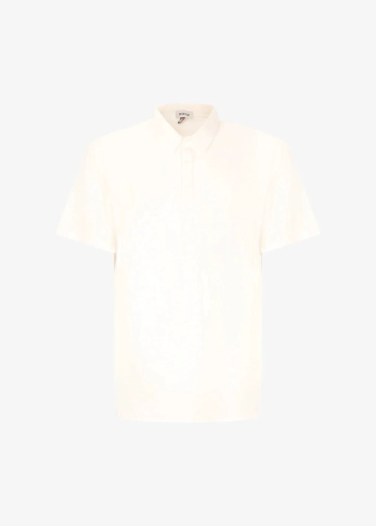 Polo uomo bianca manica corta, stile classico, fondo neutro, abbigliamento elegante