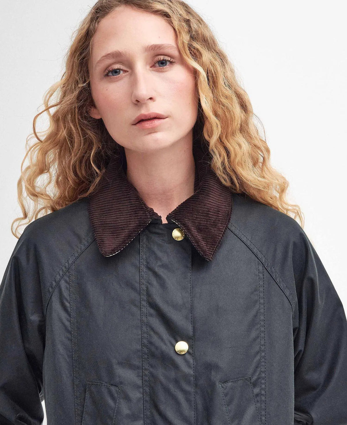Barbour Modern Beadnell Waxed Jacket LWX1402 SG51 - dettaglio colletto in velluto a coste (corduroy)