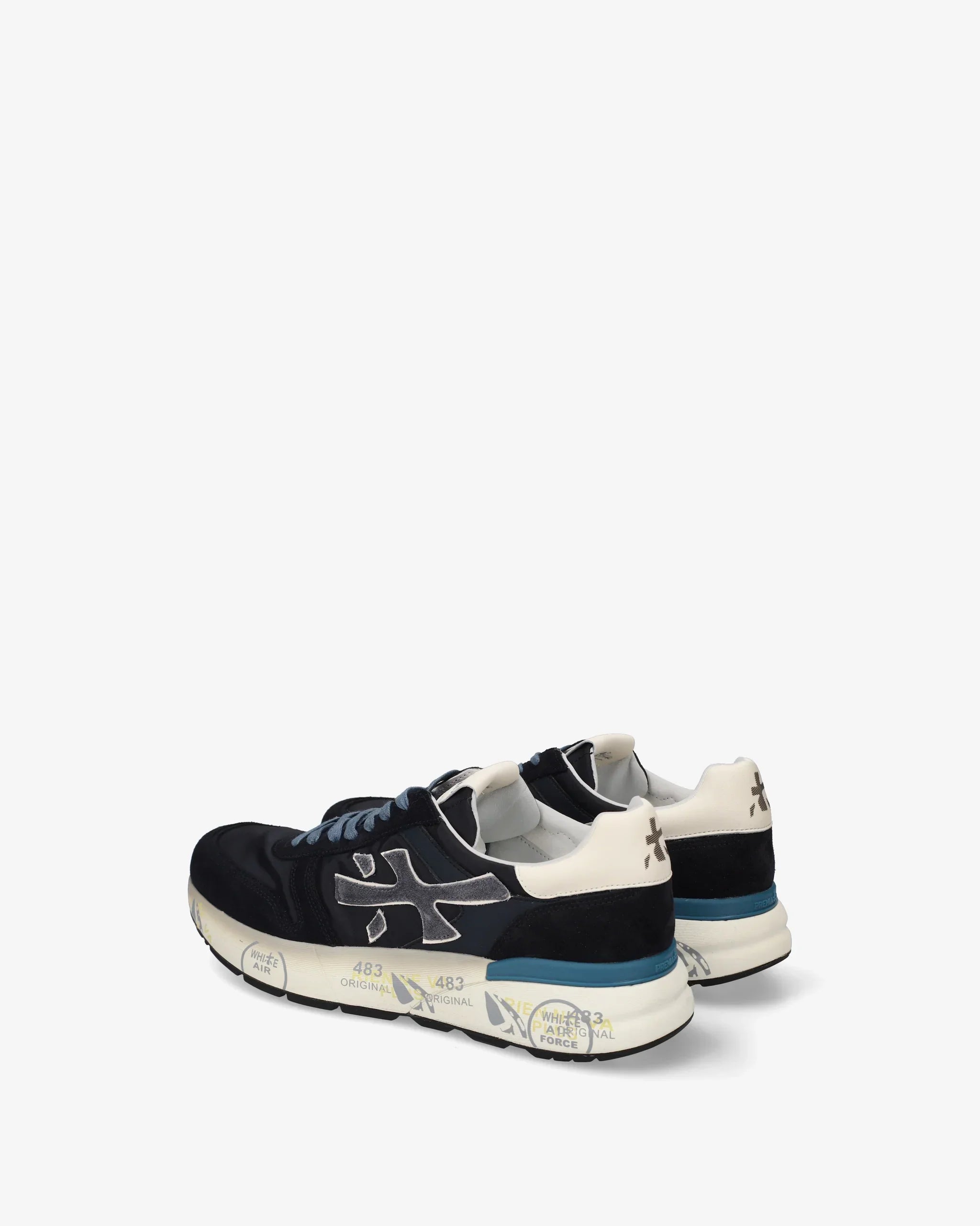 Sneakers uomo nere con dettagli bianchi e blu, suola decorata, stile casual moderno