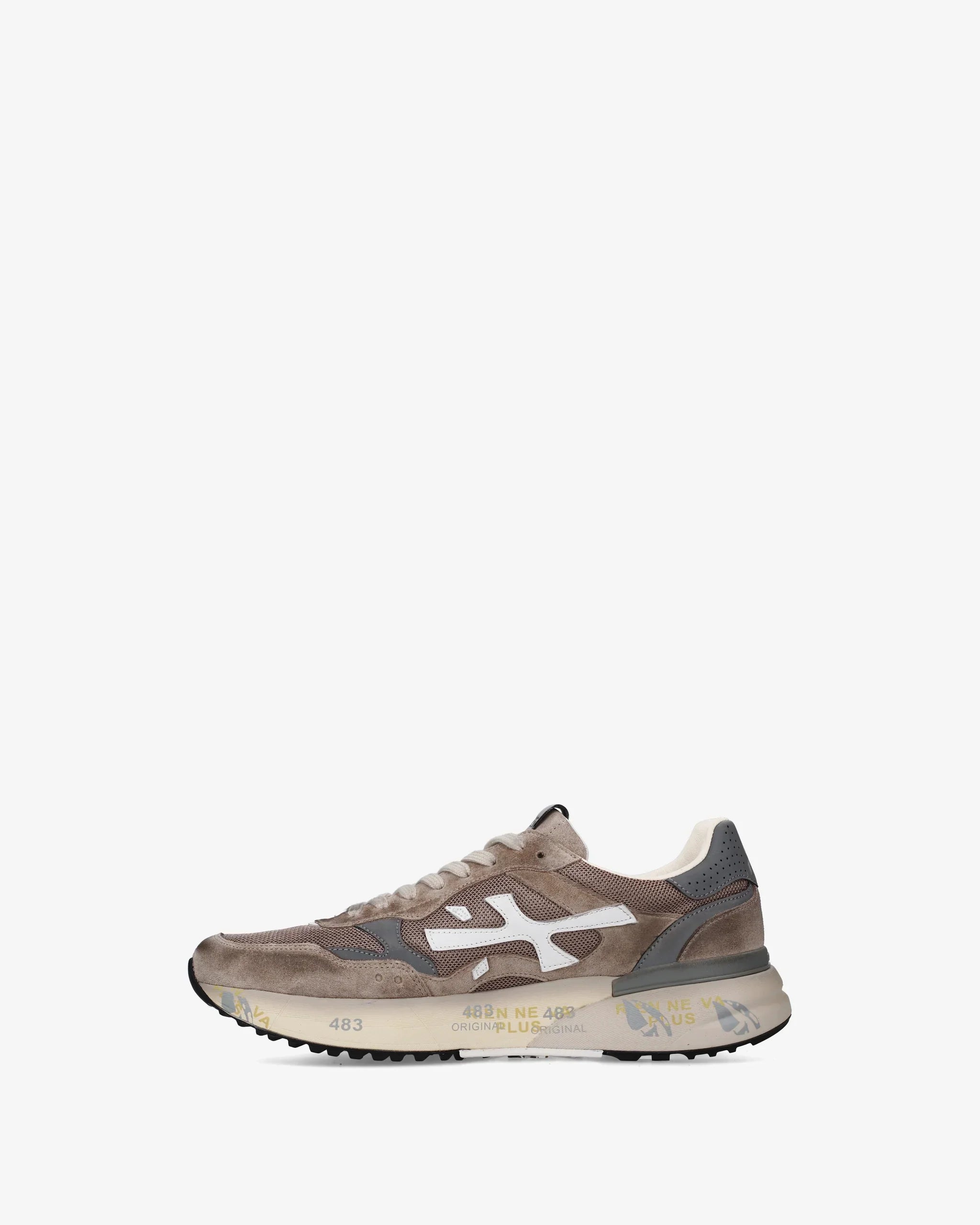 Sneaker uomo beige e grigia in suede con dettaglio bianco e suola stampata alta