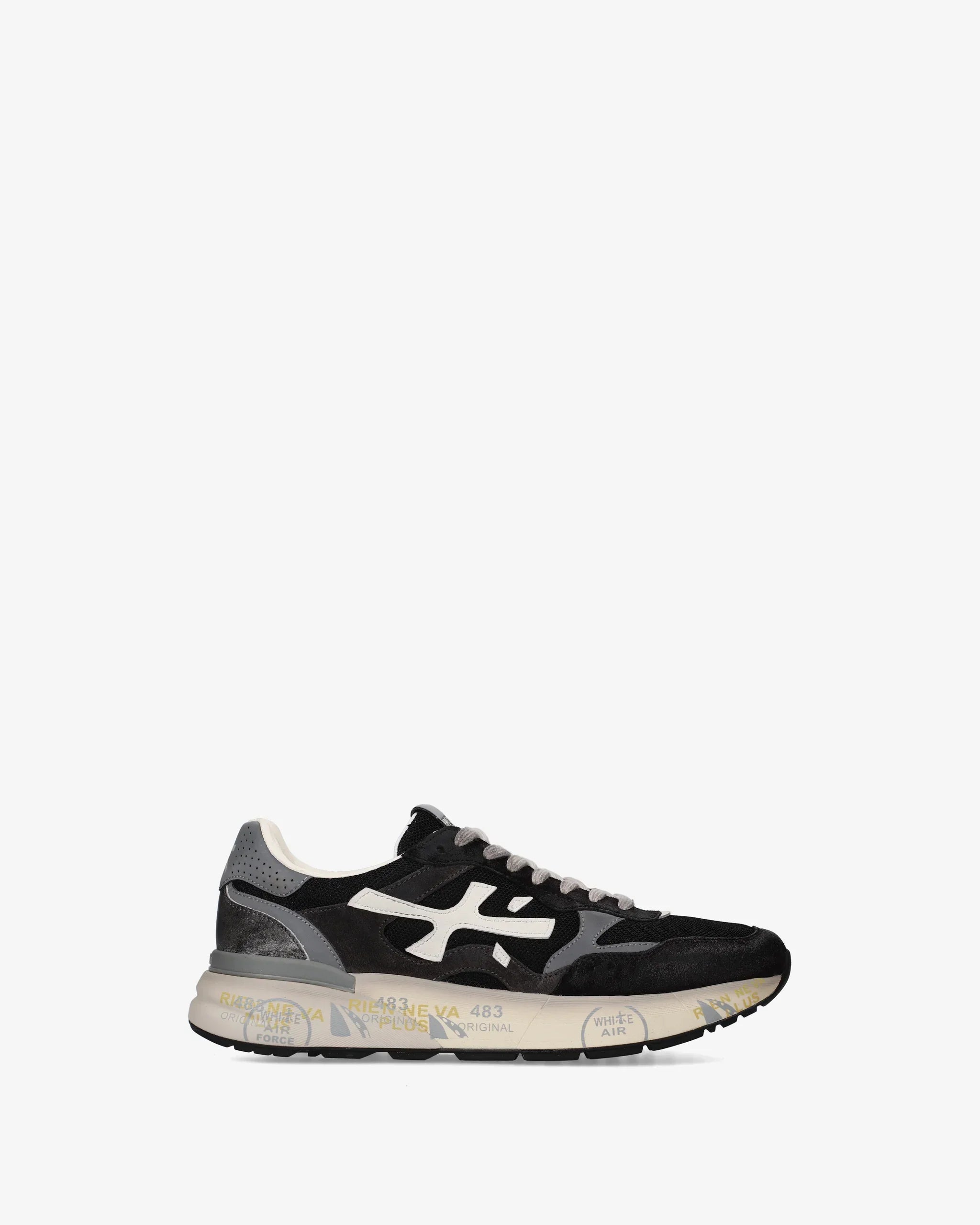 Sneaker uomo nera e grigia con dettagli bianchi, suola decorata, stile casual alla moda