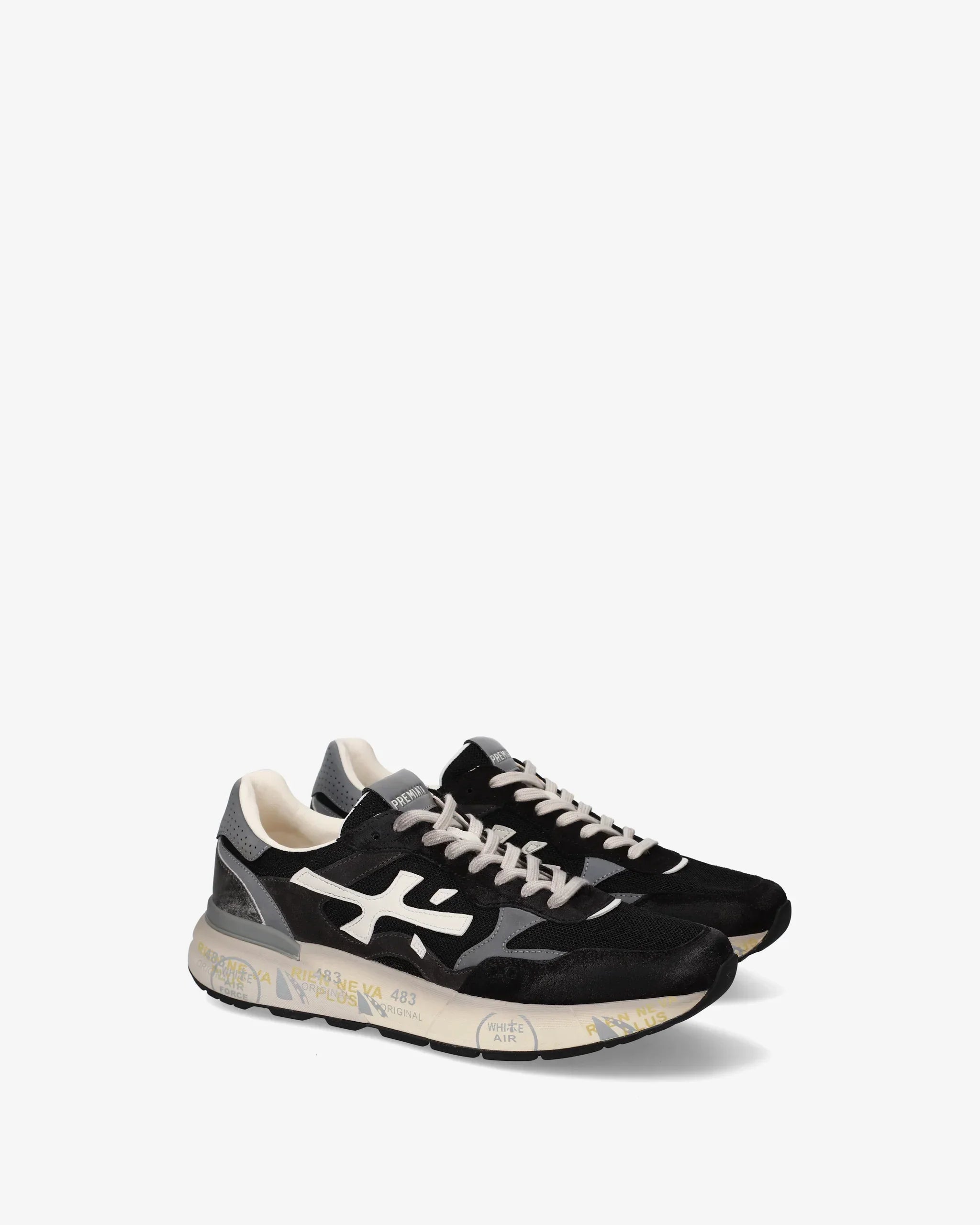Sneakers uomo nere con dettagli grigi e bianchi, suola stampata, stile casual moderno.