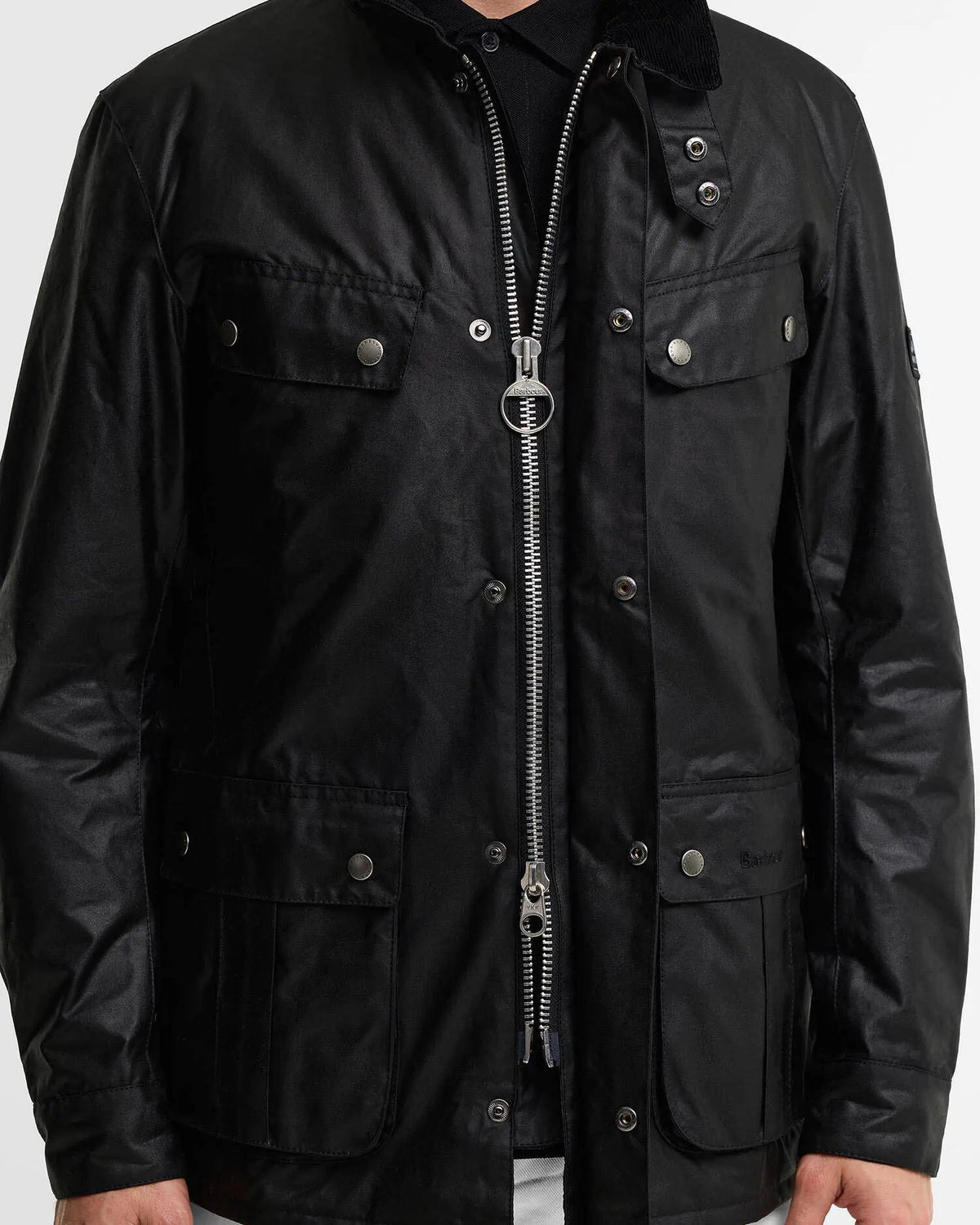 Giacca Barbour Duke Wax Jacket MWX0337 - Dettaglio chiusura zip e bottoni
