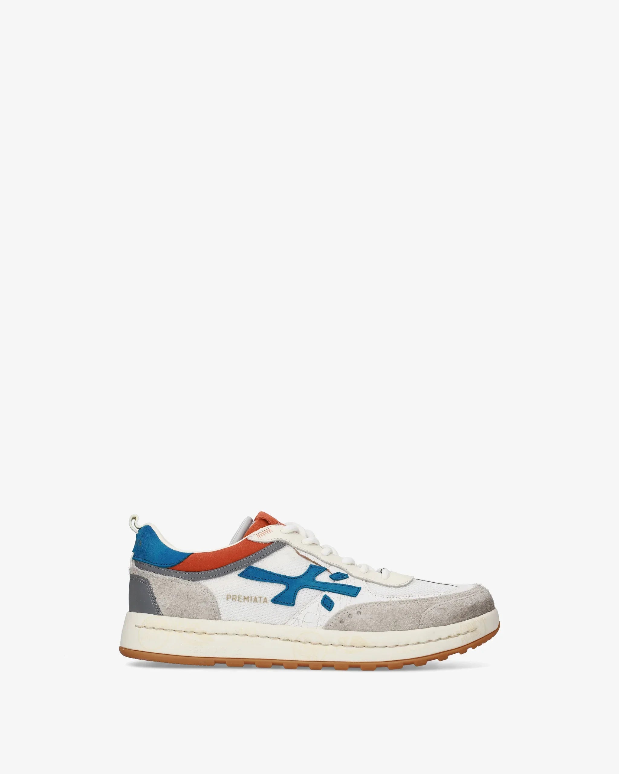 Sneaker uomo in pelle e suede bianca con dettagli blu e arancioni, suola beige.