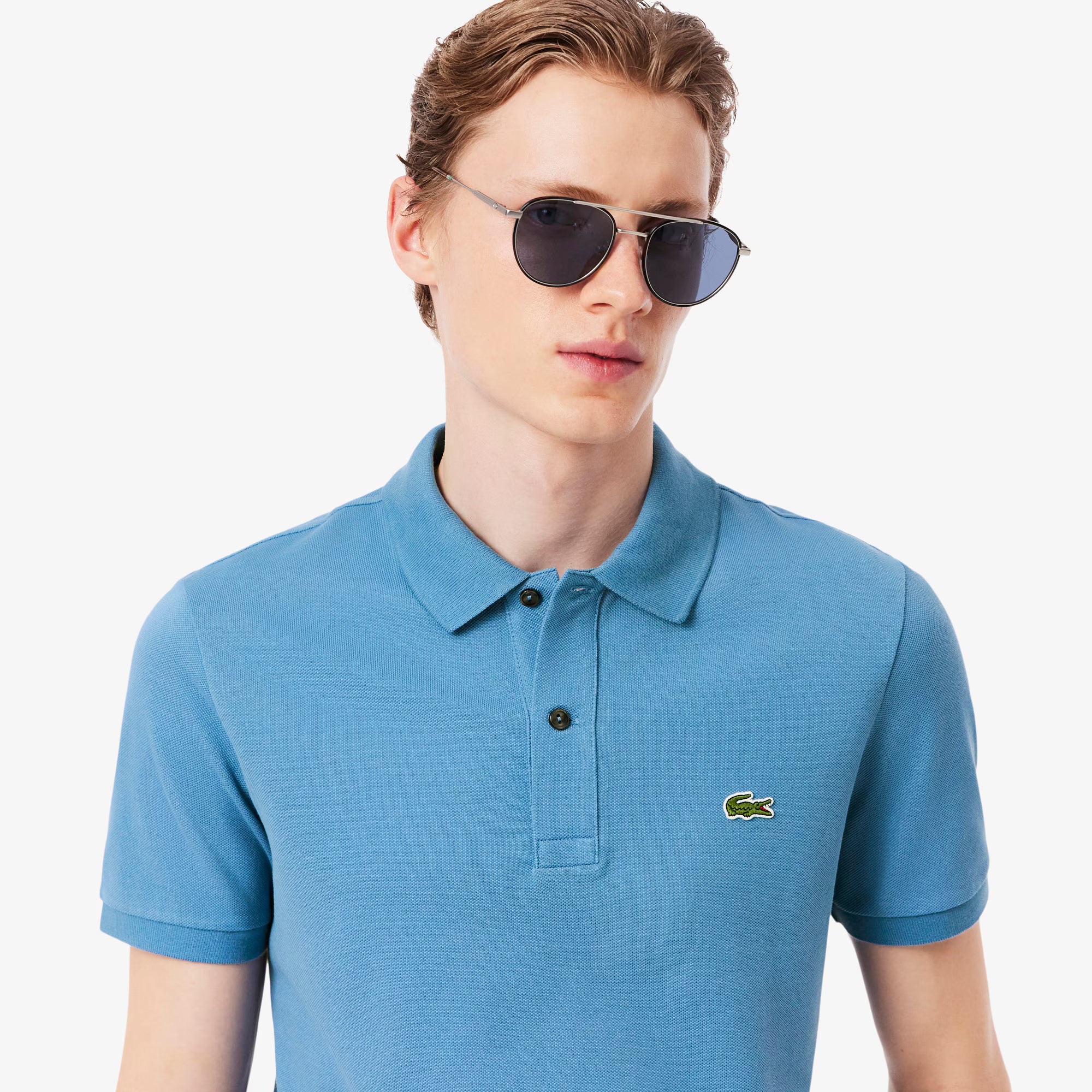 Maglietta polo slim fit LACOSTE L.12.12 in tessuto piquet color naturale, vista frontale con colletto e bottoni