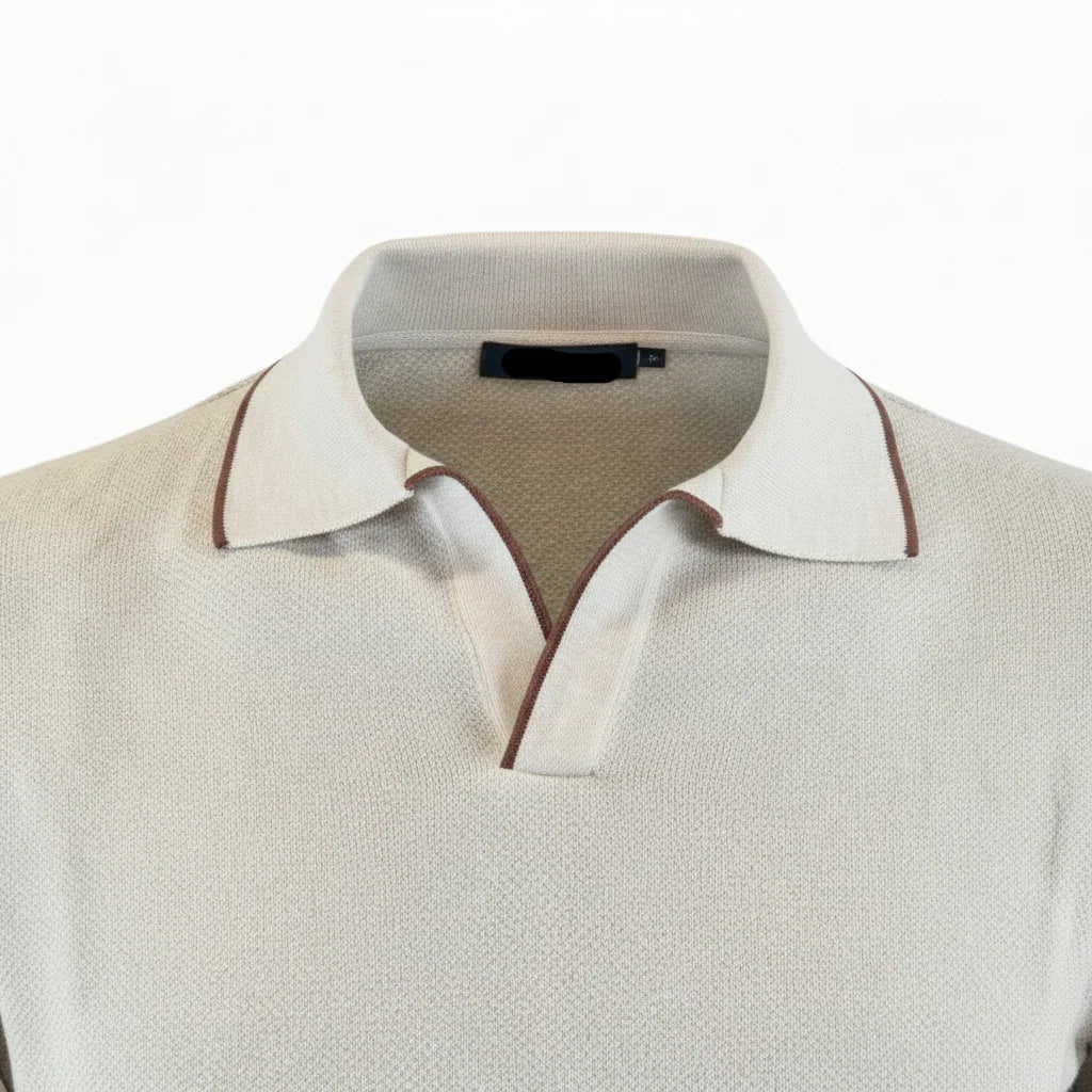 Polo uomo beige in cotone con collo a contrasto e profili marroni, stile casual elegante