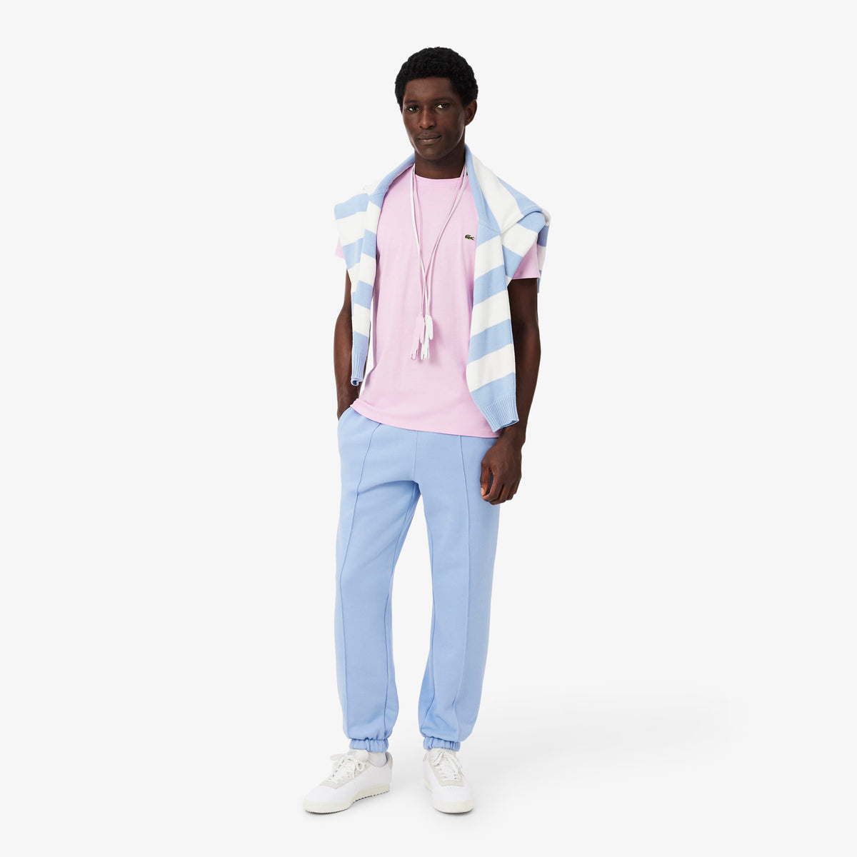 Maglietta LACOSTE TH6709 Z4H in cotone Pima, vista frontale, tessuto morbido e confortevole, colore bianco.