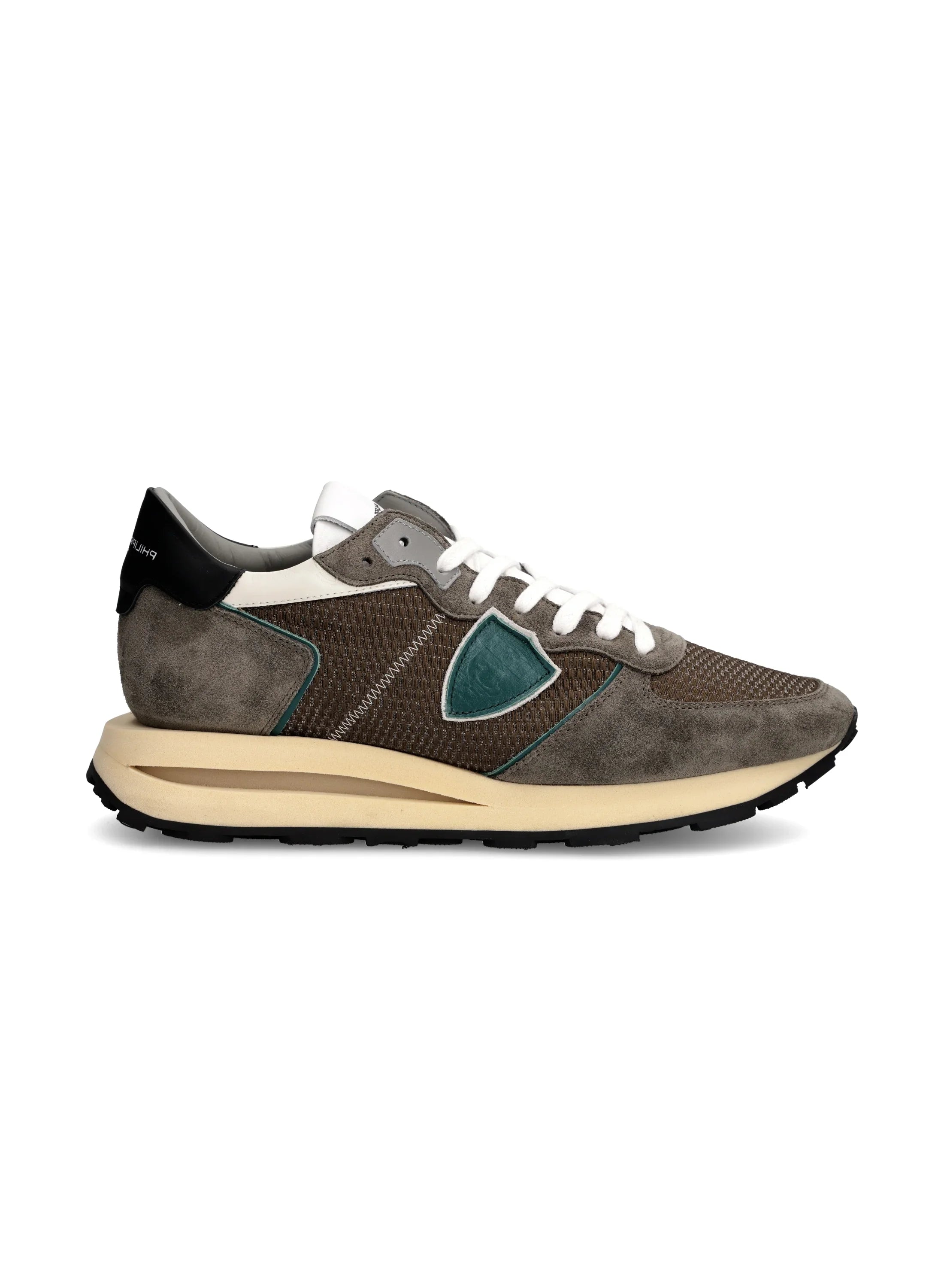 Sneaker uomo in suede e tessuto marrone con dettagli verdi, fondo beige, stile casual