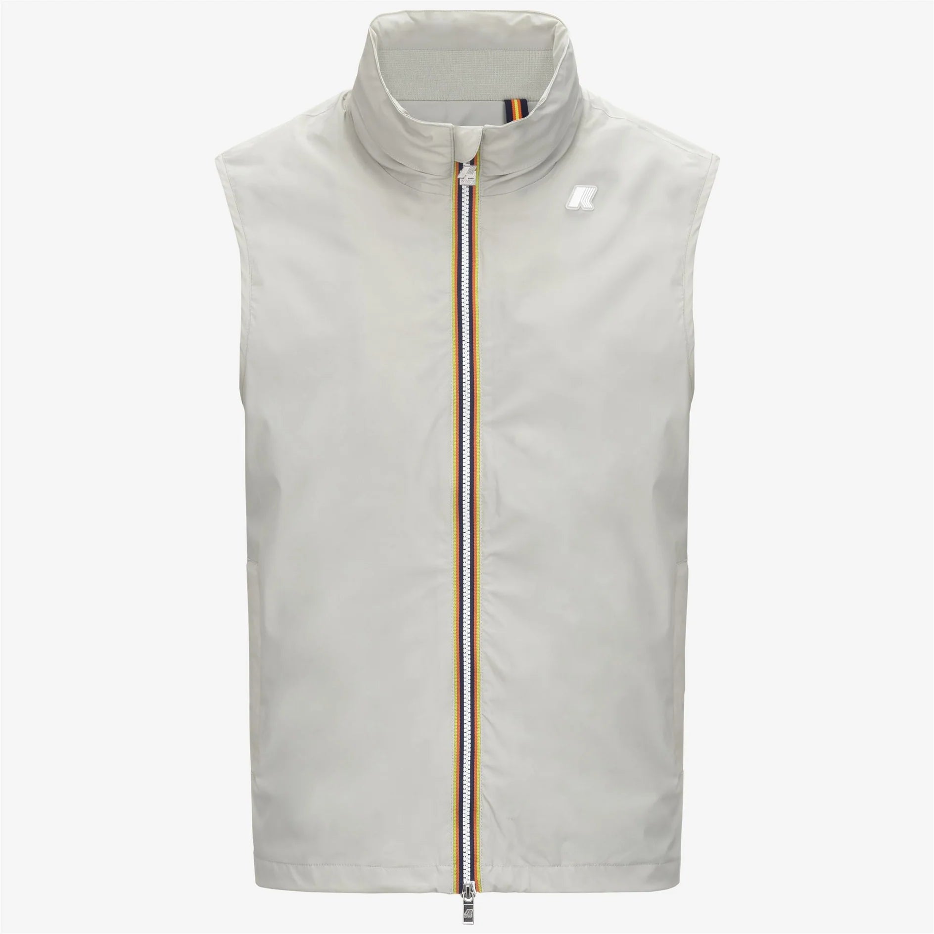Gilet uomo senza maniche color beige chiaro con zip centrale e collo alto, stile casual.