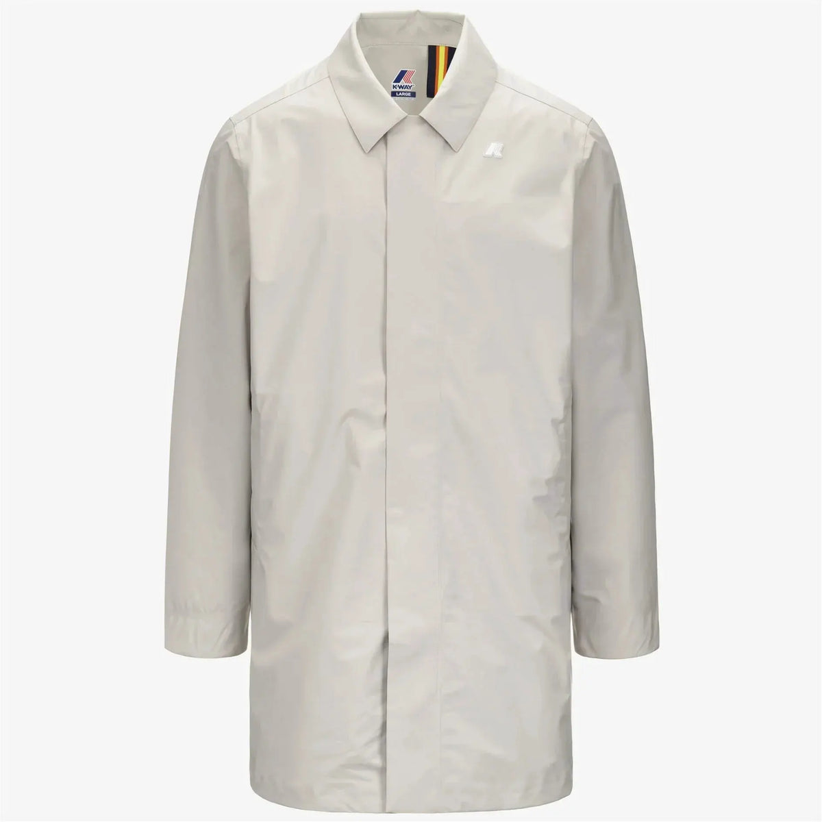 Trench uomo beige chiaro, impermeabile, stile minimal con colletto classico e logo discreto.
