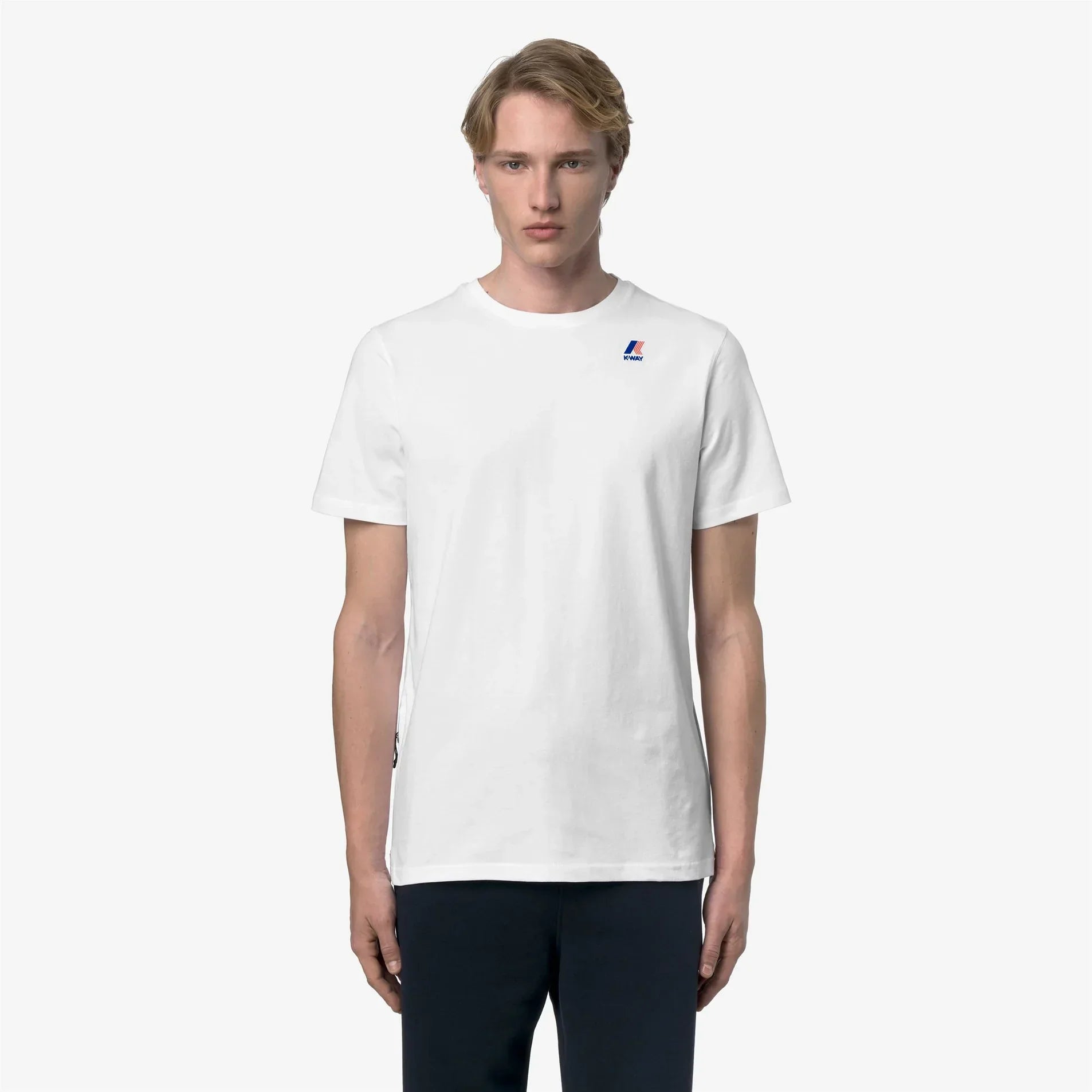 T-shirt uomo bianca manica corta con logo sul petto, moda casual Made in Italy