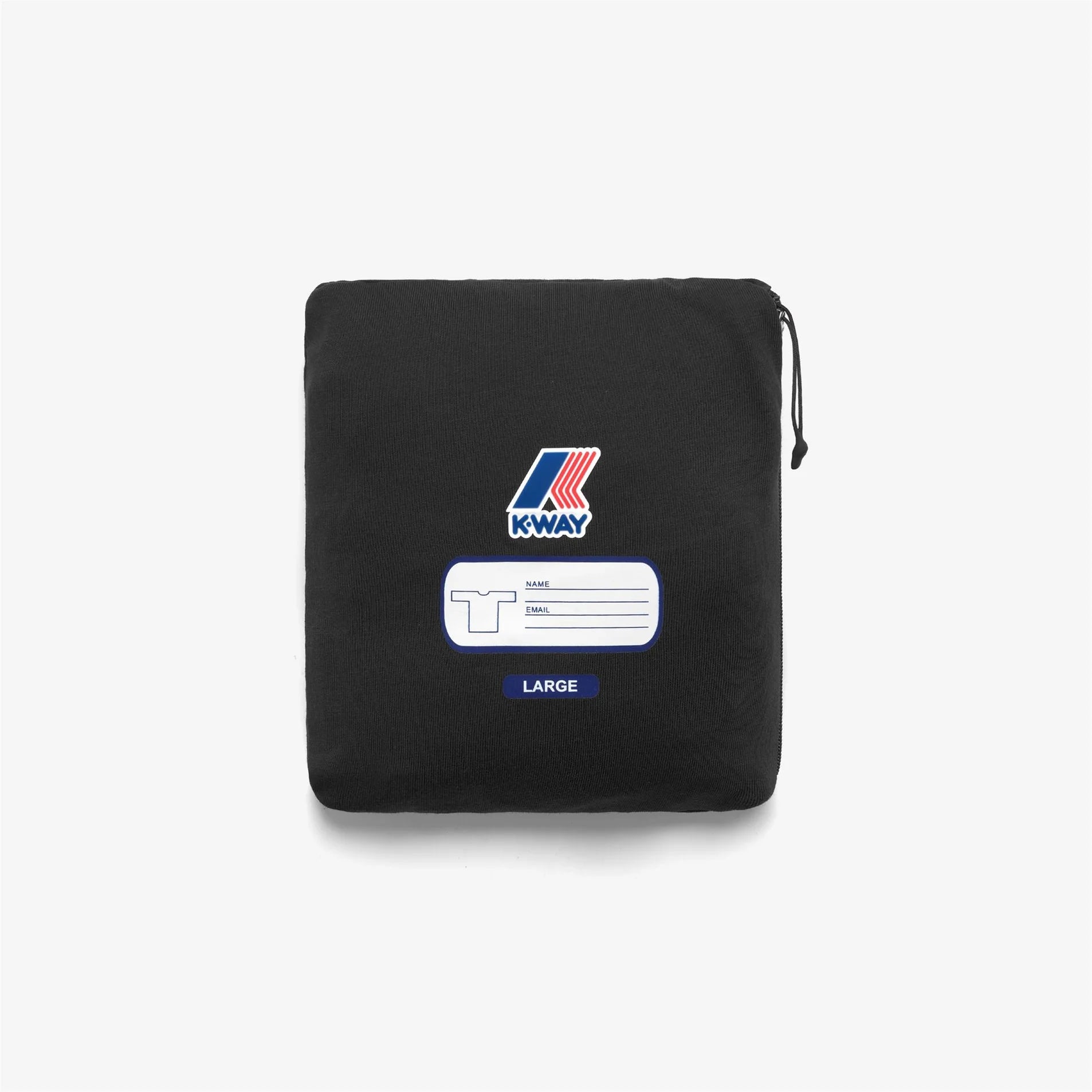 Sacchetto K-Way nero con logo, etichetta identificativa taglia Large su sfondo bianco