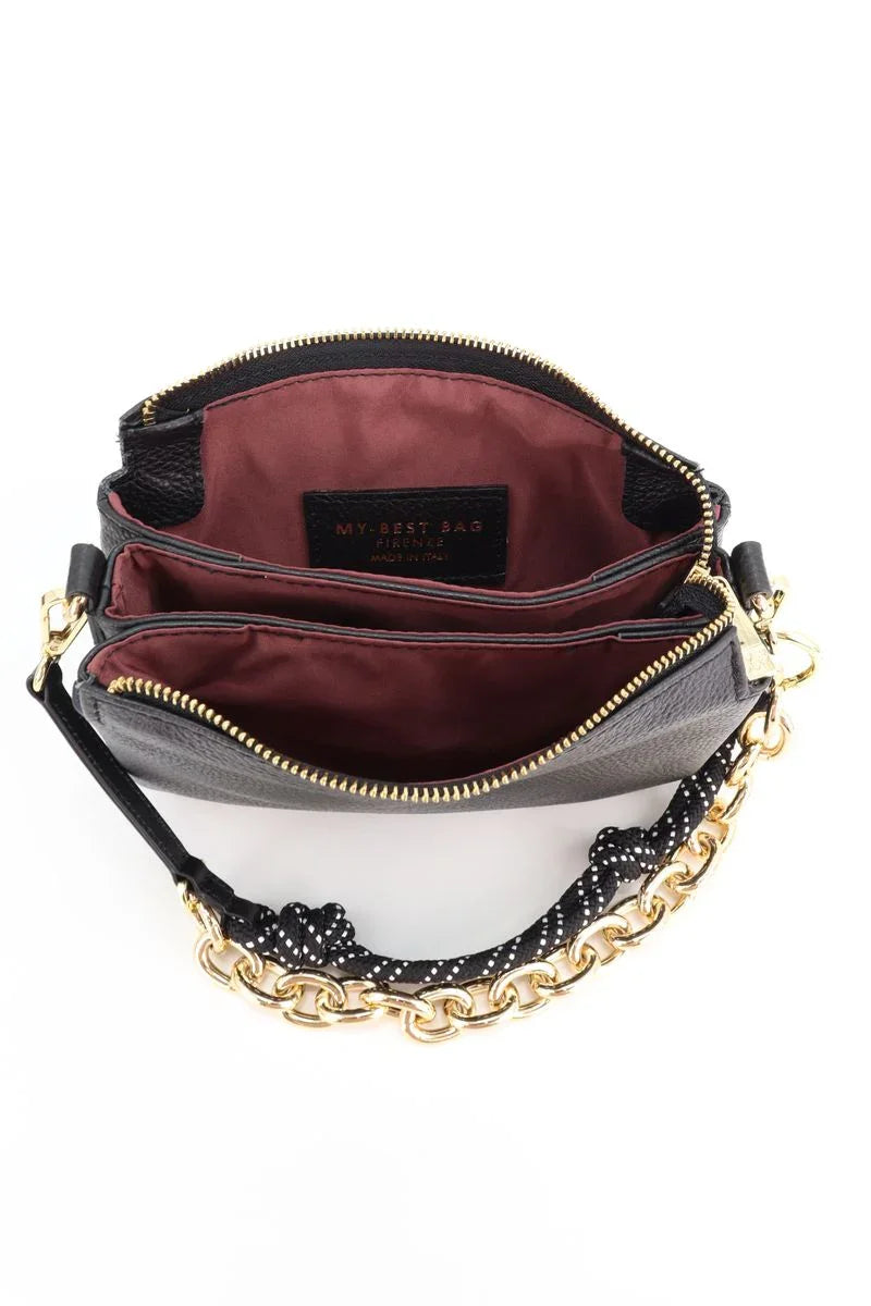 Borsa donna nera con interni bordeaux, catena dorata e dettagli eleganti, Made in Italy
