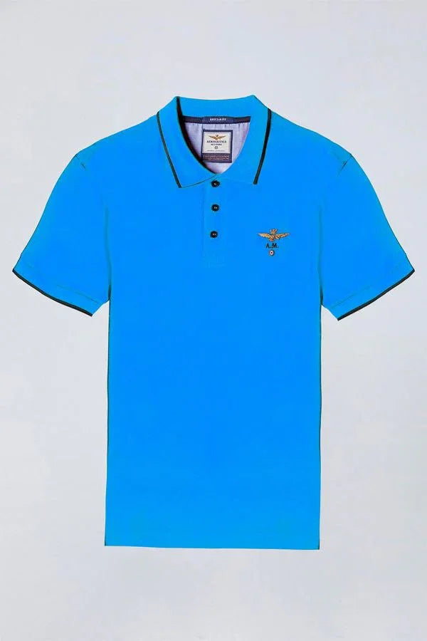 Polo uomo blu cotone con logo ricamato sul petto e bottoni, stile casual elegante.