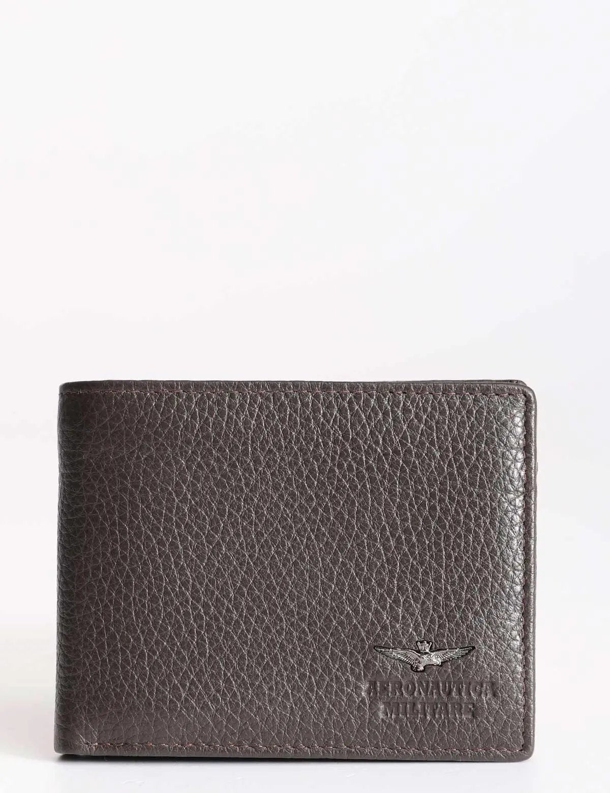 Portafoglio uomo in pelle marrone, texture martellata, logo Aeronautica Militare inciso