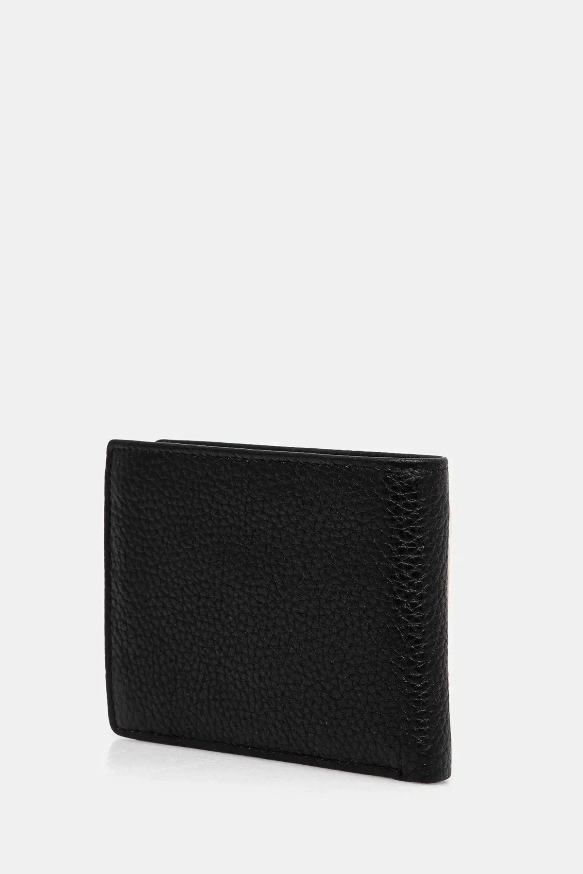 Portafoglio uomo in pelle nera, design semplice, accessorio elegante su sfondo bianco