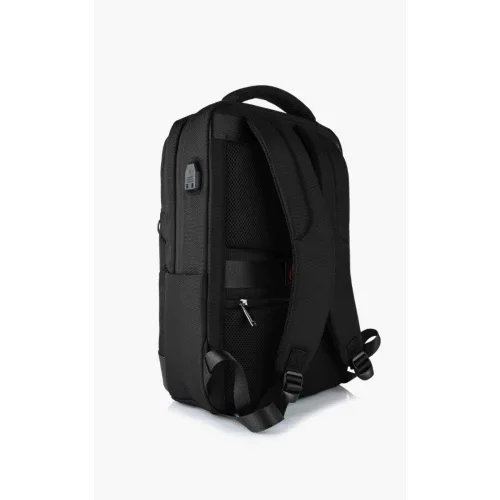 zaino nero porta computer con spallacci imbottiti, tasche laterali e design moderno