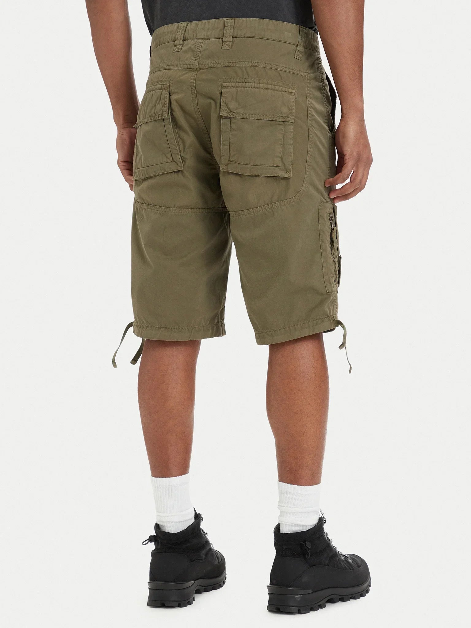 Pantaloncini cargo uomo verde con tasche posteriori, vestibilità regular, stile casual