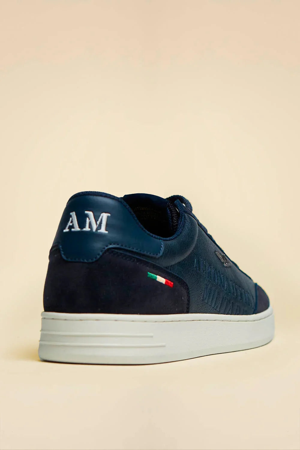 Sneaker bassa uomo in ecopelle blu, dettagli bandiera Italia, suola bianca