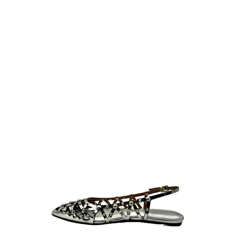 Scarpa donna slingback argento con borchie e intrecci, calzatura elegante estiva