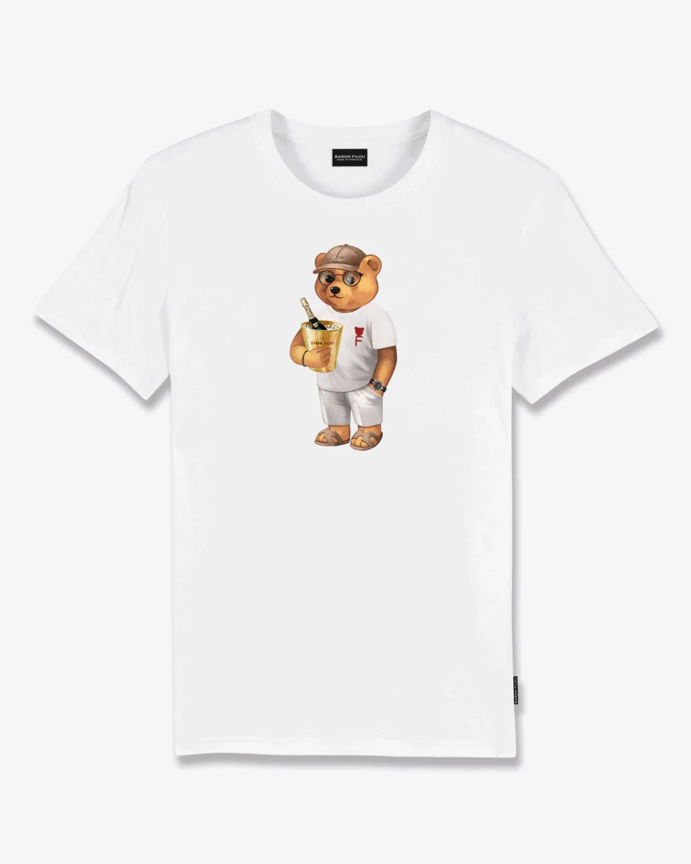 T-shirt bianca uomo con stampa orso in abbigliamento estivo e drink, moda casual