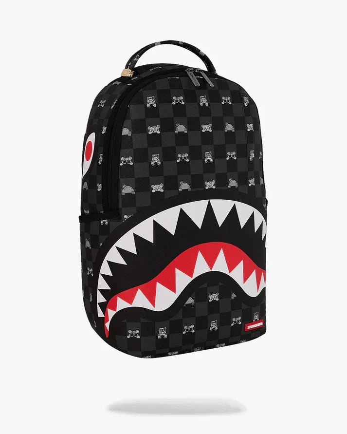 Zaino nero fantasia scacchi con stampa bocca squalo, accessorio moda uomo donna